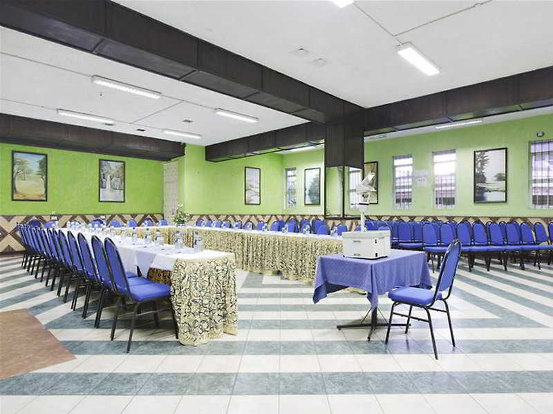 Sentrim 680 Hotel Nairobi Buitenkant foto