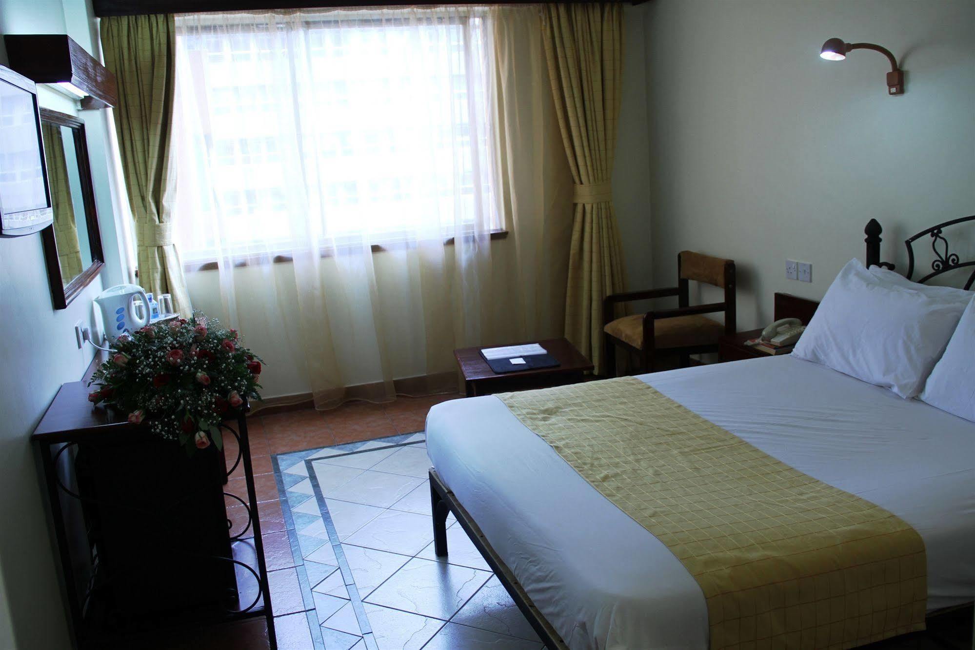 Sentrim 680 Hotel Nairobi Buitenkant foto